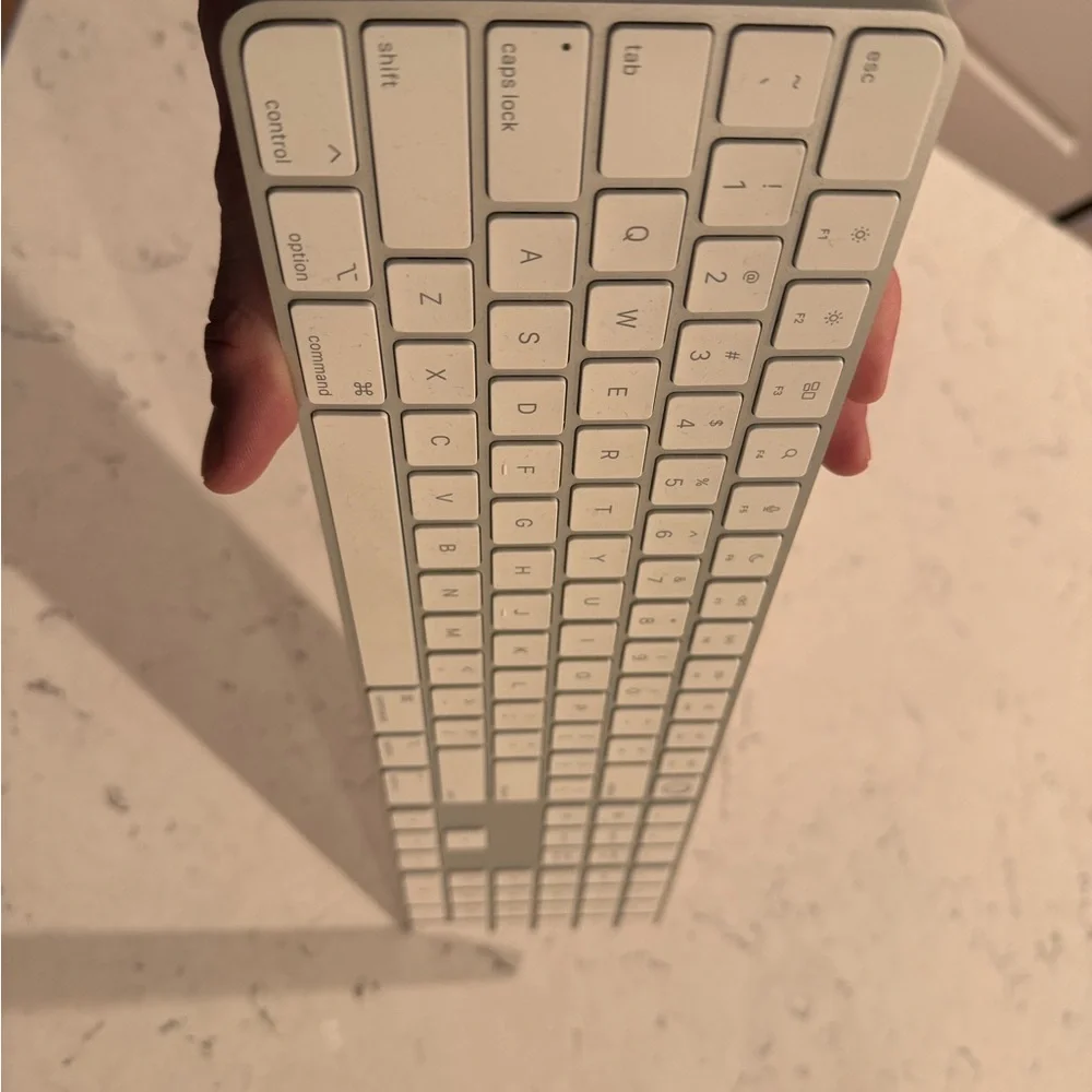 Apple Wireless Keyboard - White
